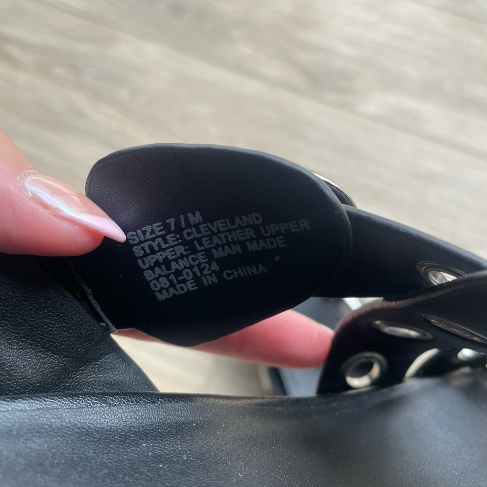 AEROSOLES Black Platform Sandals - Picture 7 of 7